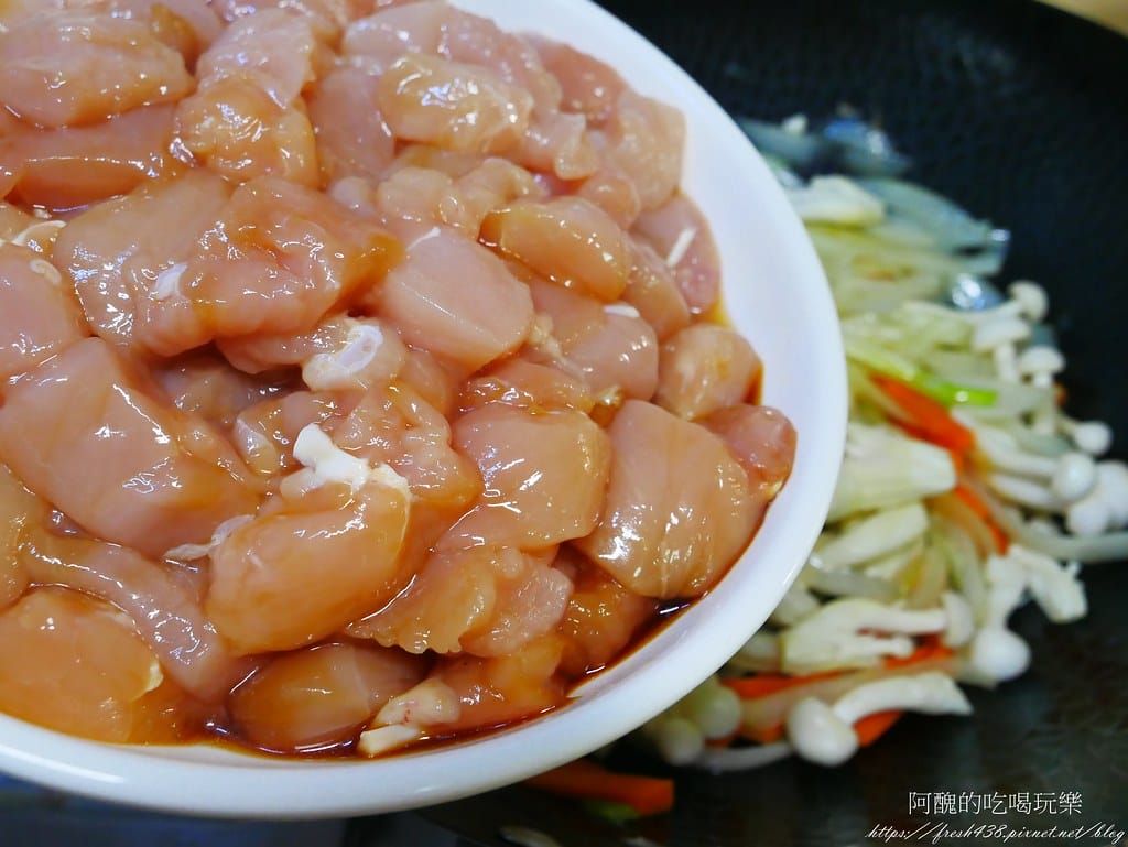 雞肉蓋飯,雞胸肉煮的親子丼,軟嫩到讓孩子吃光光! - 第8張圖 P1990364