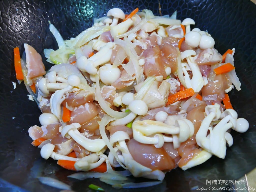 雞肉蓋飯,雞胸肉煮的親子丼,軟嫩到讓孩子吃光光! - 第10張圖 P1990366