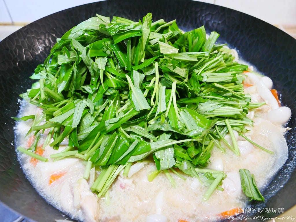 雞肉蓋飯,雞胸肉煮的親子丼,軟嫩到讓孩子吃光光! - 第13張圖 P1990370