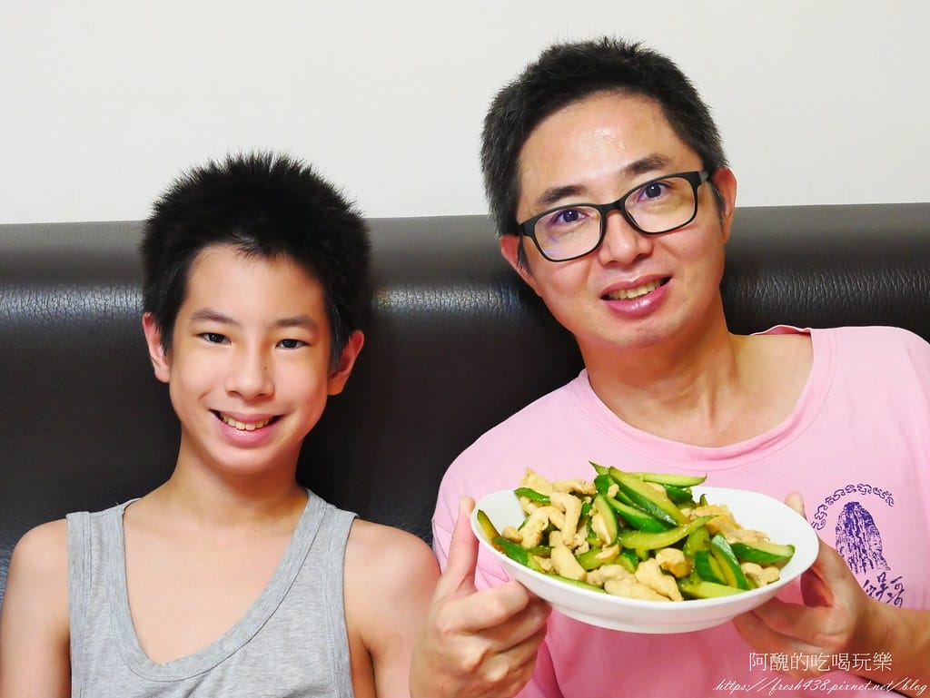 小黃瓜炒雞胸肉,不沾粉,雞胸肉可以很軟嫩,低脂高蛋白,超好吃! - 第9張圖 P1990444