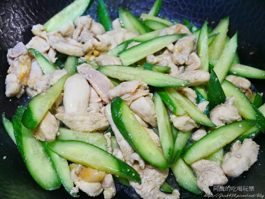 小黃瓜炒雞胸肉,不沾粉,雞胸肉可以很軟嫩,低脂高蛋白,超好吃! - 第6張圖 P1990441