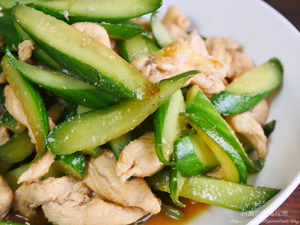 小黃瓜炒雞胸肉,不沾粉,雞胸肉可以很軟嫩,低脂高蛋白,超好吃! - 第1張圖 P1990443