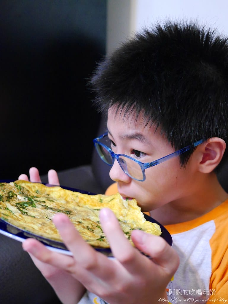 九層塔煎蛋,這樣煮最好吃,3分鐘火速上菜,預防感冒、提升免疫力的超棒料理。 - 第14張圖 P2430914