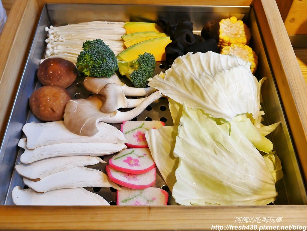 【捷運美食】韓國「直火蒸」扁柏蒸食x鐵火鍋-新店店,259元吃到飽餐廳,紙火鍋好特別,扁柏蒸食超清爽! - 第55張圖 41