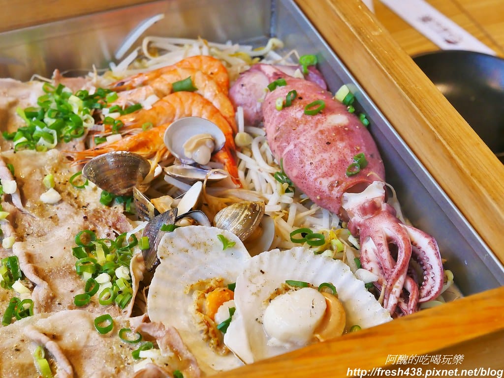 【捷運美食】韓國「直火蒸」扁柏蒸食x鐵火鍋-新店店,259元吃到飽餐廳,紙火鍋好特別,扁柏蒸食超清爽! - 第73張圖 51-0