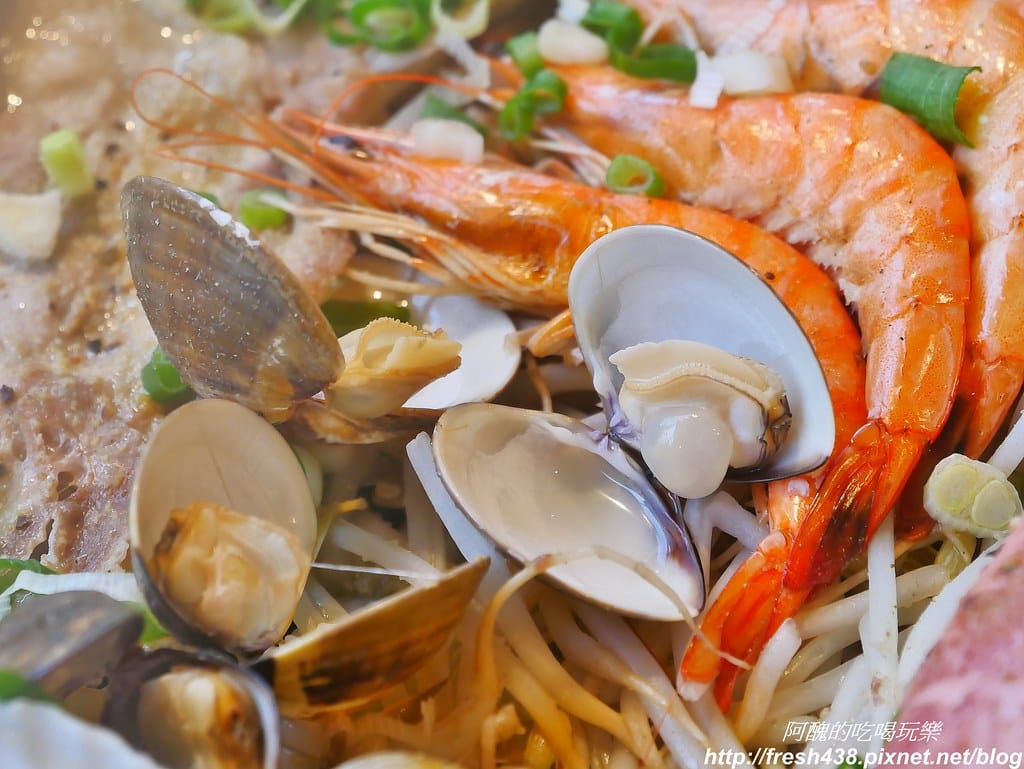 【捷運美食】韓國「直火蒸」扁柏蒸食x鐵火鍋-新店店,259元吃到飽餐廳,紙火鍋好特別,扁柏蒸食超清爽! - 第75張圖 51-2
