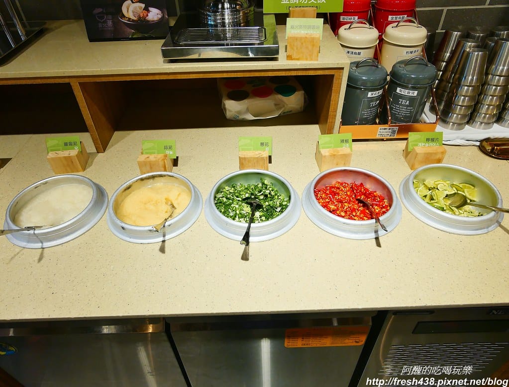 【捷運美食】韓國「直火蒸」扁柏蒸食x鐵火鍋-新店店,259元吃到飽餐廳,紙火鍋好特別,扁柏蒸食超清爽! - 第33張圖 19