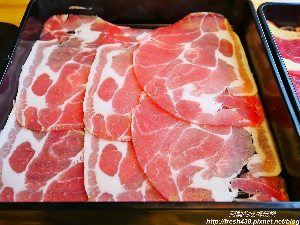【捷運美食】韓國「直火蒸」扁柏蒸食x鐵火鍋-新店店,259元吃到飽餐廳,紙火鍋好特別,扁柏蒸食超清爽! - 第46張圖 33