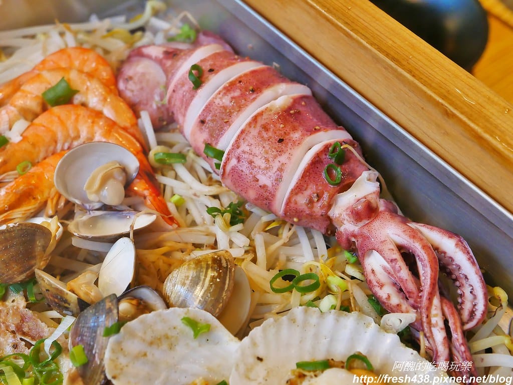 【捷運美食】韓國「直火蒸」扁柏蒸食x鐵火鍋-新店店,259元吃到飽餐廳,紙火鍋好特別,扁柏蒸食超清爽! - 第77張圖 51-3