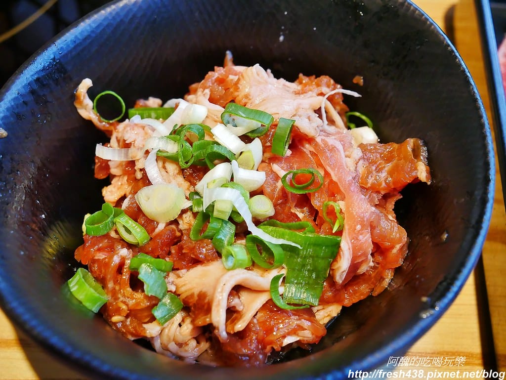 【捷運美食】韓國「直火蒸」扁柏蒸食x鐵火鍋-新店店,259元吃到飽餐廳,紙火鍋好特別,扁柏蒸食超清爽! - 第50張圖 36-1