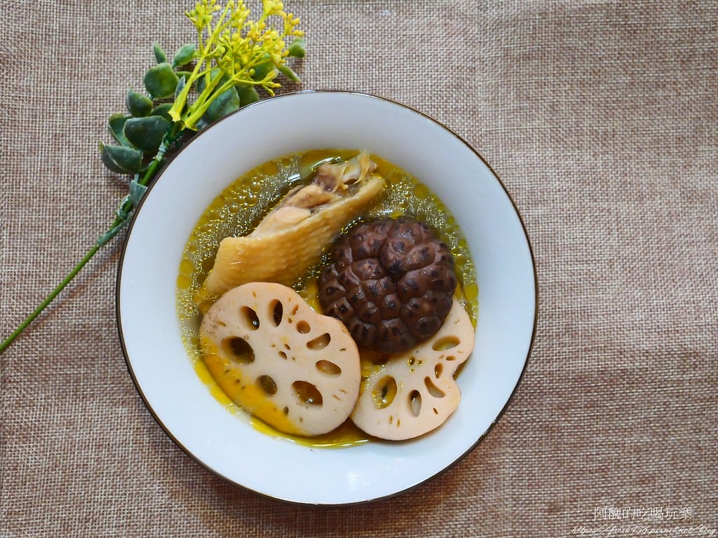 【電鍋食譜】香菇蓮藕雞湯,護肝、清肺的湯品,簡單又好喝。 - 第10張圖 P1038494