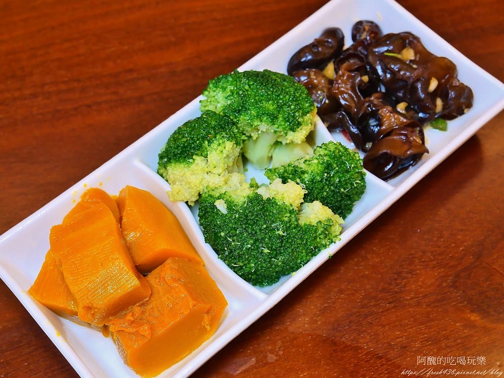 【宜蘭美食】山多利大飯店,防疫套餐好豐盛,魚肉鮮美、牛肉軟嫩,唐揚炸雞多汁味美。 - 第18張圖 9