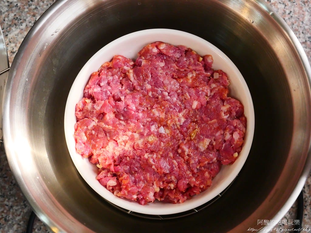 【電鍋食譜】蒜香蒸肉餅,零廚藝也能輕鬆上菜。 - 第6張圖 P1038556