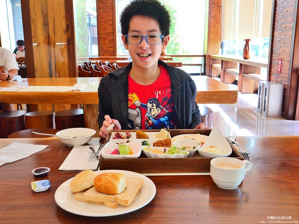 【宜蘭親子飯店】山多利大飯店,一泊三食好輕鬆,獨棟遊戲室超夢幻,附設泳池、戲水池、桑拿浴池、泡腳區。 - 第142張圖 79-18