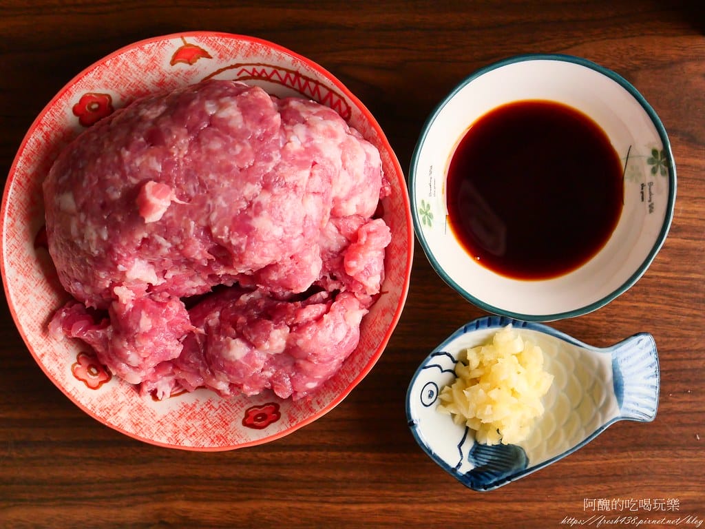 【電鍋食譜】蒜香蒸肉餅,零廚藝也能輕鬆上菜。 - 第2張圖 P1038552