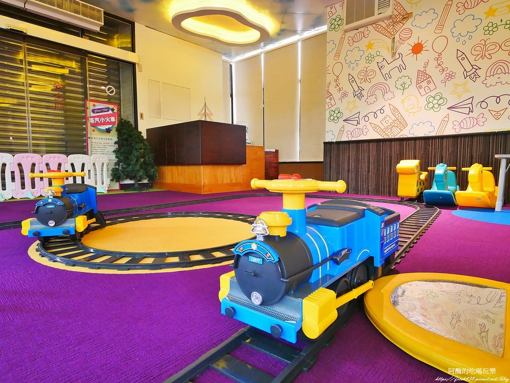 【宜蘭親子飯店】山多利大飯店,一泊三食好輕鬆,獨棟遊戲室超夢幻,附設泳池、戲水池、桑拿浴池、泡腳區。 - 第109張圖 69