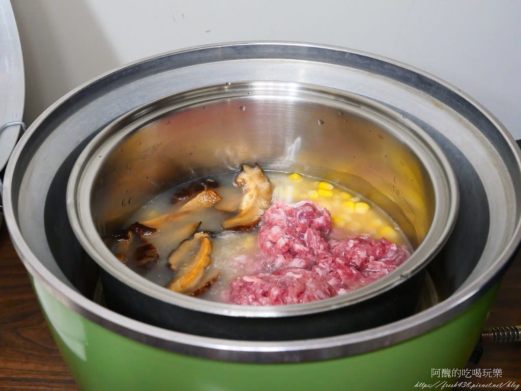【電鍋食譜】玉米秋葵豬肉炊飯,滑順美味,好吃到讓人想流淚。 - 第7張圖 P1039391