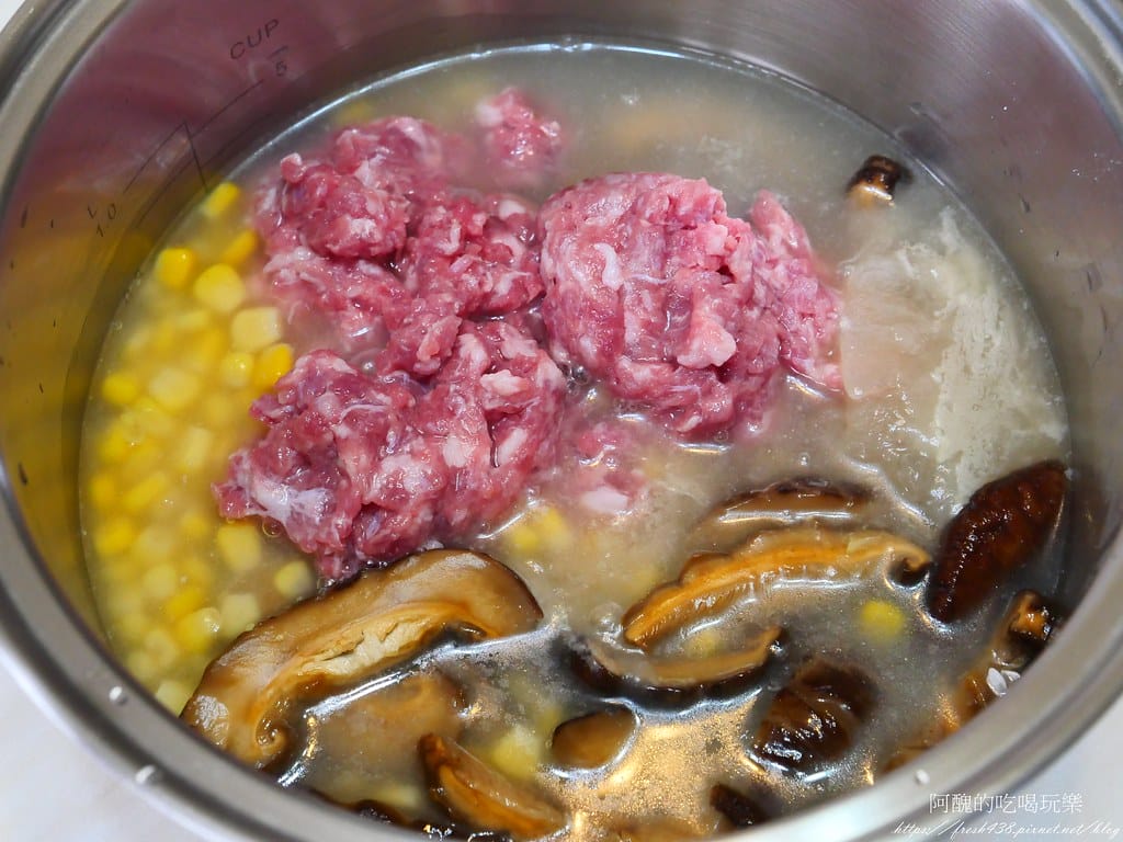 【電鍋食譜】玉米秋葵豬肉炊飯,滑順美味,好吃到讓人想流淚。 - 第6張圖 P1039390