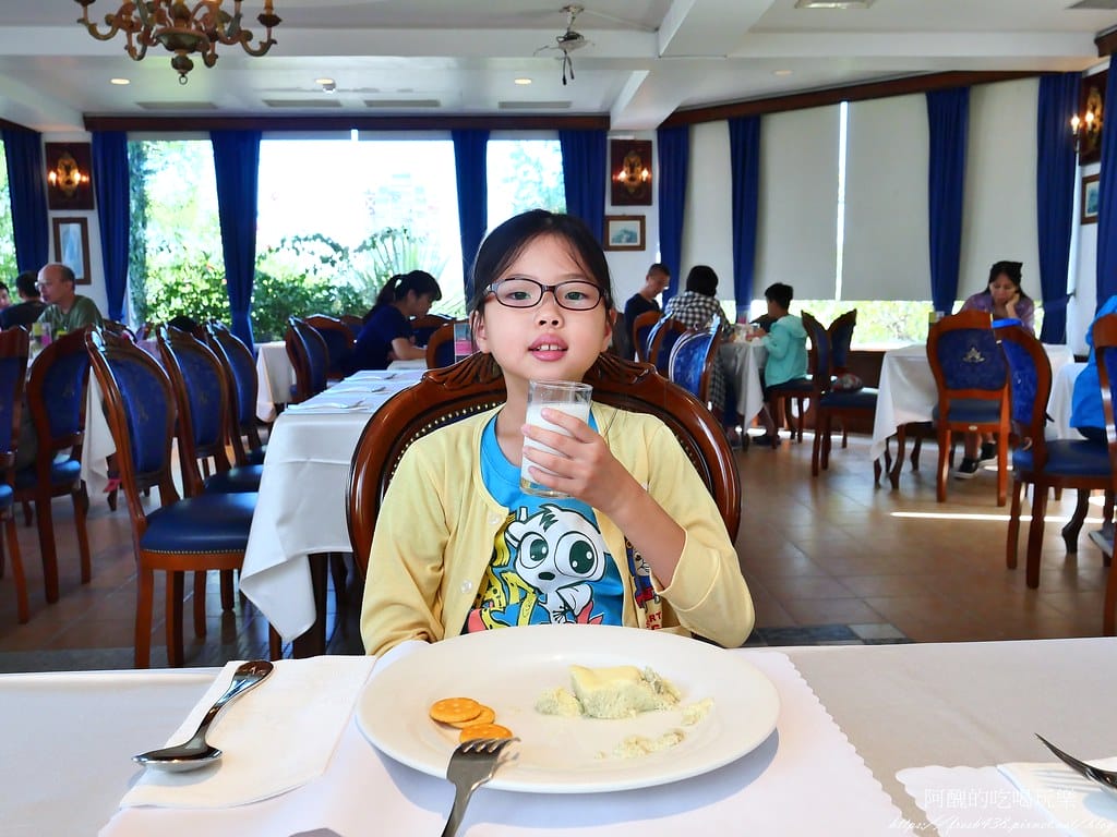 【宜蘭親子飯店】香格里拉冬山河渡假飯店,泡溫泉、兒童戲水、免費釣魚、看電影、吃宵夜,一應俱全的超讚飯店。 - 第139張圖 97-2