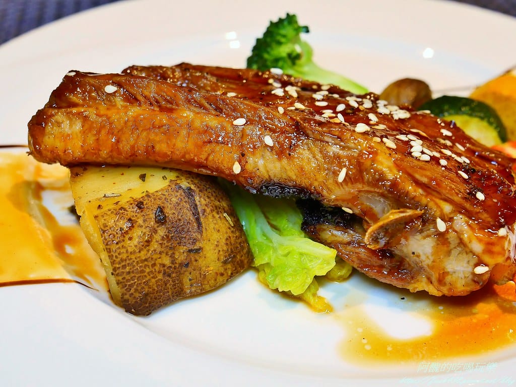 【宜蘭親子飯店】香格里拉冬山河渡假飯店,泡溫泉、兒童戲水、免費釣魚、看電影、吃宵夜,一應俱全的超讚飯店。 - 第101張圖 27