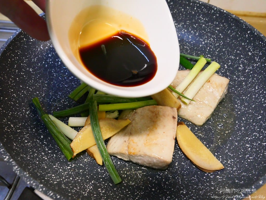 蔥燒紅魽,鹹香下飯,做法簡單。 - 第7張圖 P1040006