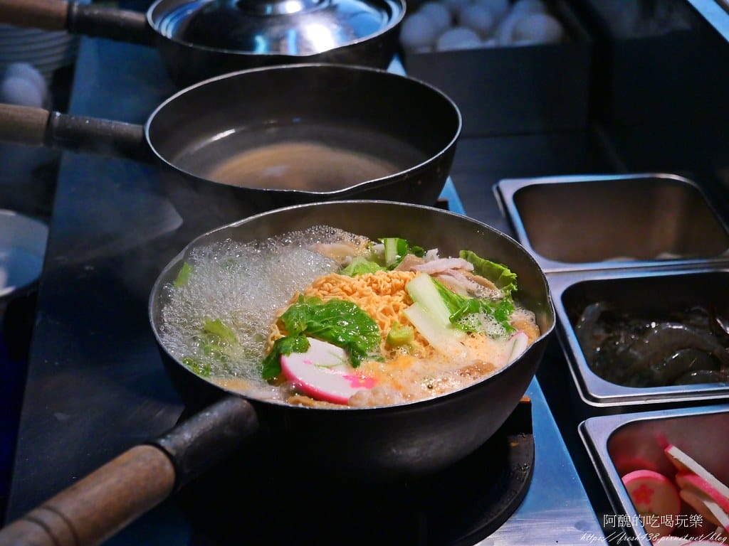 【士林美食】一馨一懿炒泡麵-社子店,原來炒泡麵可以那麼澎派,超乎您我的想像! - 第16張圖 11