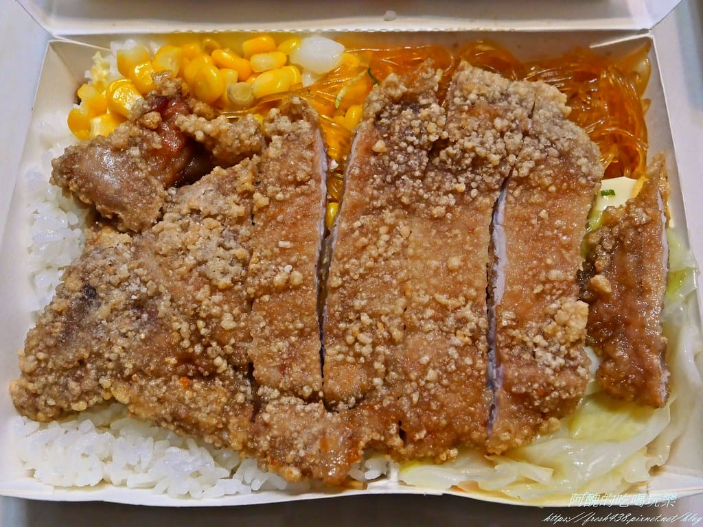 【樹林美食】新天地港式快餐,樹林美味燒臘,人氣排隊便當店。 - 第23張圖 P1040274