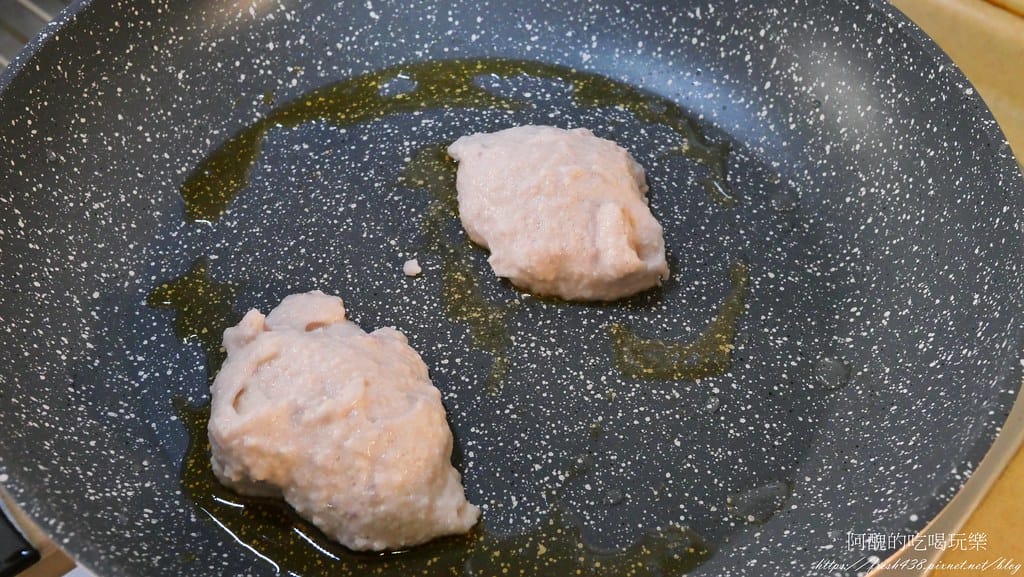 【素食點心】紫山藥煎餅,健康養生一級棒。 - 第9張圖 P1011793