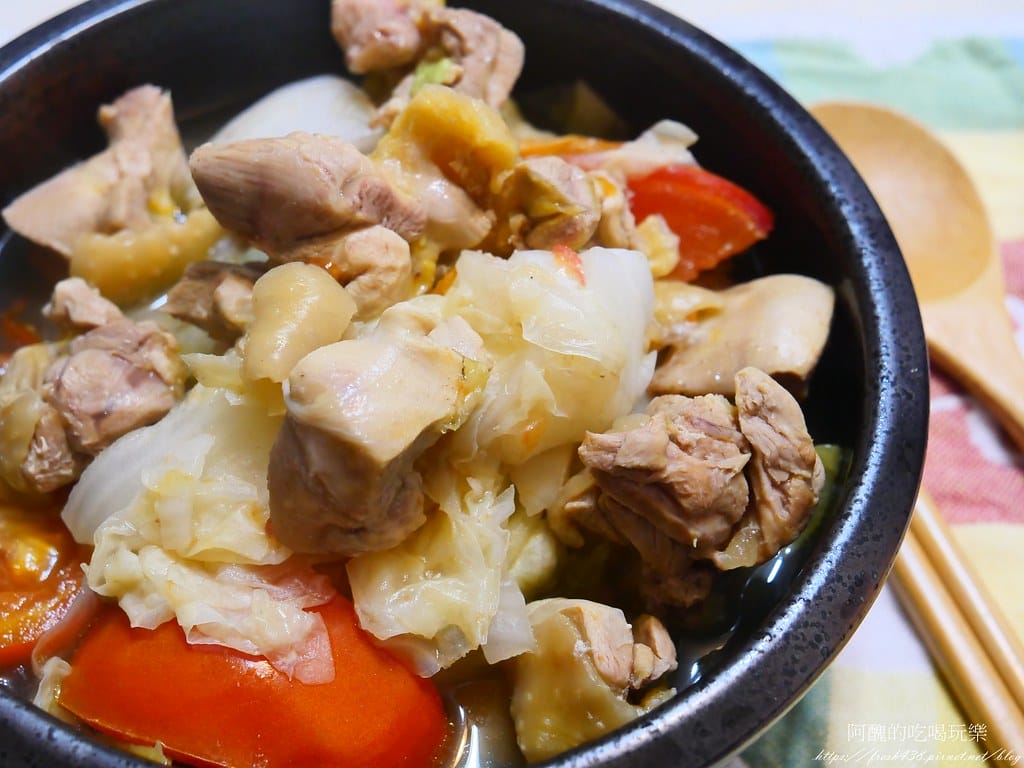 【電鍋食譜】無水番茄白菜雞肉鍋,不用任何廚藝,一根手指就能煮出營養又暖呼呼的湯品。 - 第12張圖 P1041057