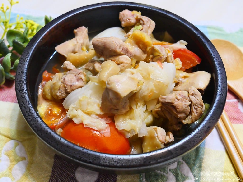 【電鍋食譜】無水番茄白菜雞肉鍋,不用任何廚藝,一根手指就能煮出營養又暖呼呼的湯品。 - 第11張圖 P1041056