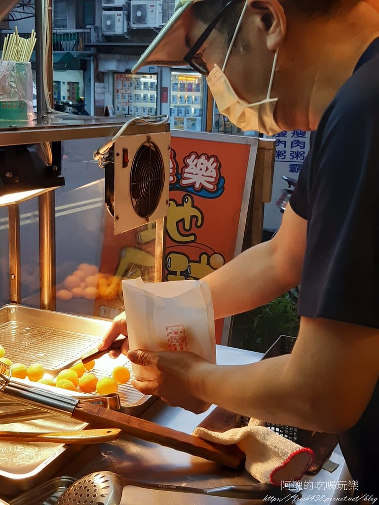 【樹林美食】樂樂地瓜球,超大顆,外皮酥脆、口感Q彈,冷掉也不油膩。 - 第10張圖 20211119_165431
