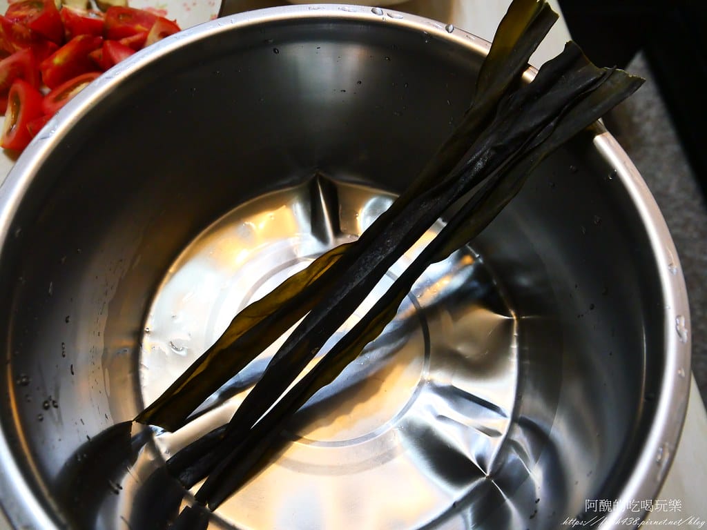 【電鍋食譜】昆布番茄排骨湯,化痰平喘、防癌護眼一級棒。 - 第3張圖 P1041506