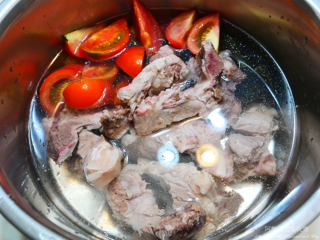 【電鍋食譜】昆布番茄排骨湯,化痰平喘、防癌護眼一級棒。 - 第7張圖 P1041509