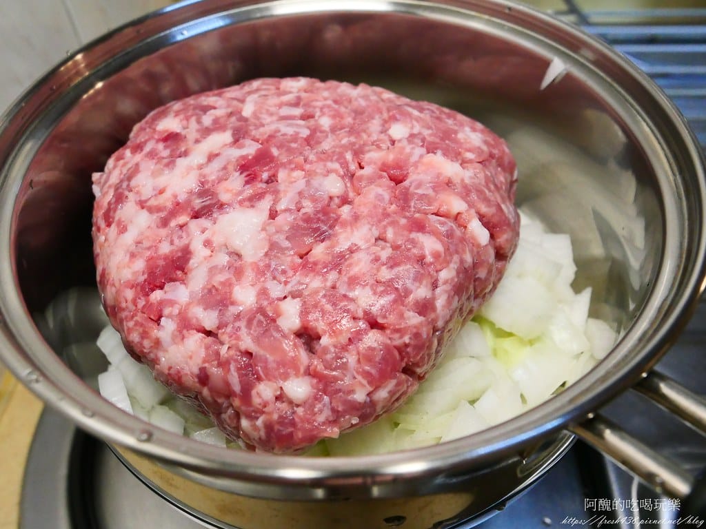 洋蔥肉燥,準備2種食材就完成,最厲害的白飯殺手,配上滷蛋更完美。 - 第4張圖 P1041981