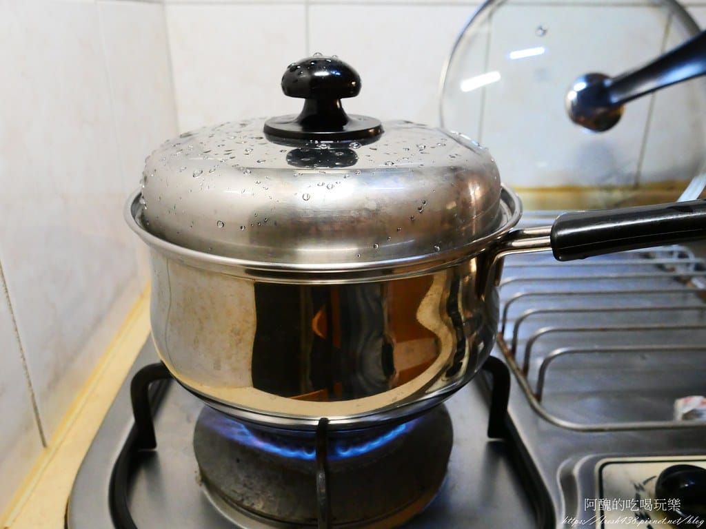 洋蔥肉燥,準備2種食材就完成,最厲害的白飯殺手,配上滷蛋更完美。 - 第11張圖 P1041988