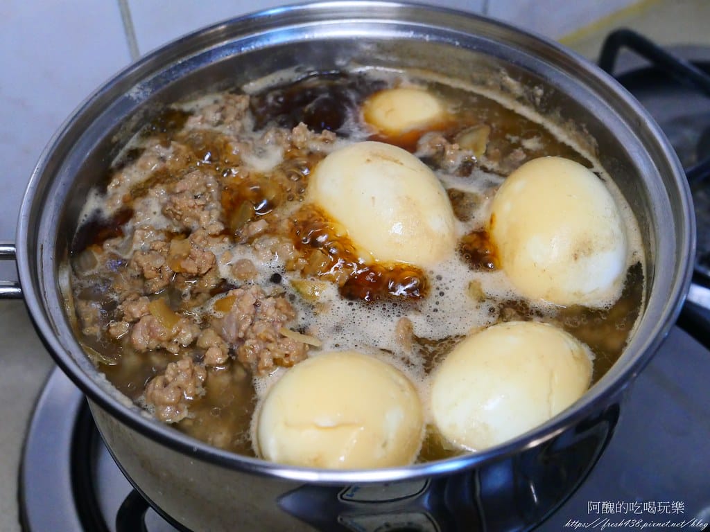 洋蔥肉燥,準備2種食材就完成,最厲害的白飯殺手,配上滷蛋更完美。 - 第12張圖 P1041992