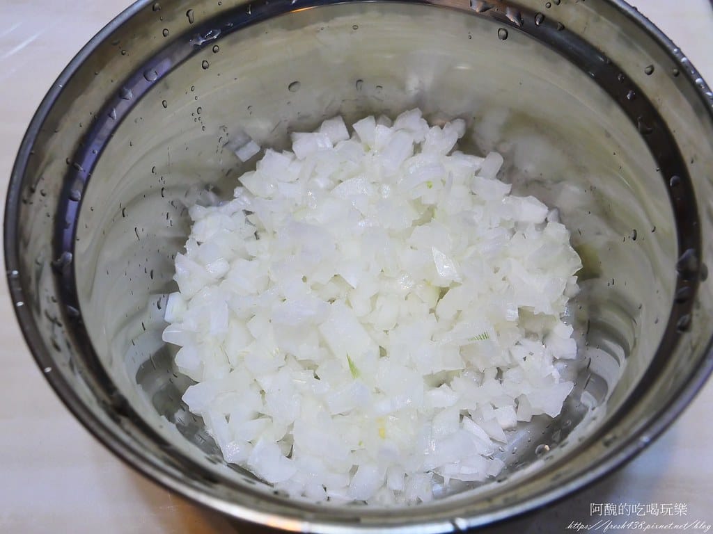 【電鍋食譜】和風小肉丸,2樣食材、2種調味料,一根湯匙快速完成美味料理。 - 第3張圖 P1042220