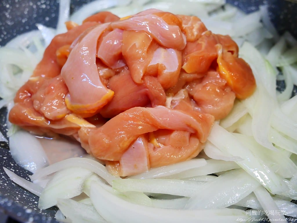 洋蔥炒雞柳,不用加粉,雞胸肉保證超軟嫩、無腥味! - 第6張圖 P1042688