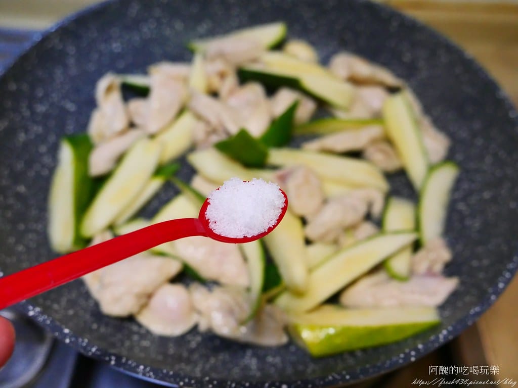 櫛瓜炒雞柳,減脂料理,保證超好吃! - 第9張圖 P1043426