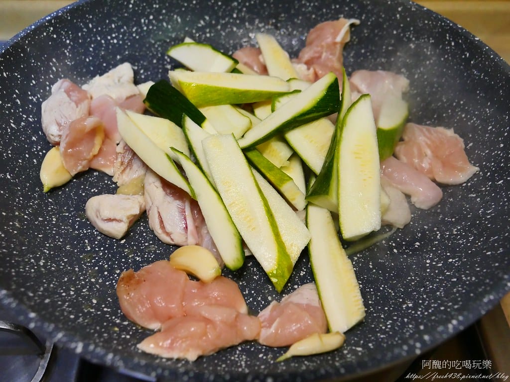 櫛瓜炒雞柳,減脂料理,保證超好吃! - 第8張圖 P1043425