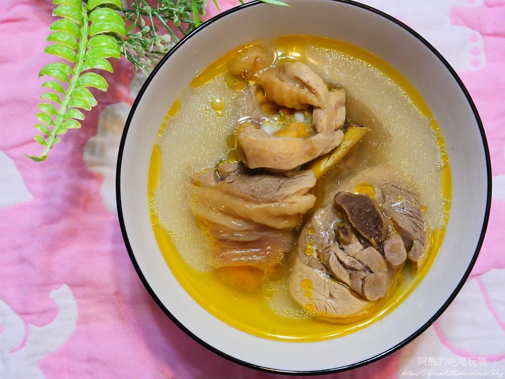 【電鍋食譜】薑片雞湯,2種材料,預防感冒,熱熱喝,超享受。 - 第8張圖 P1043463
