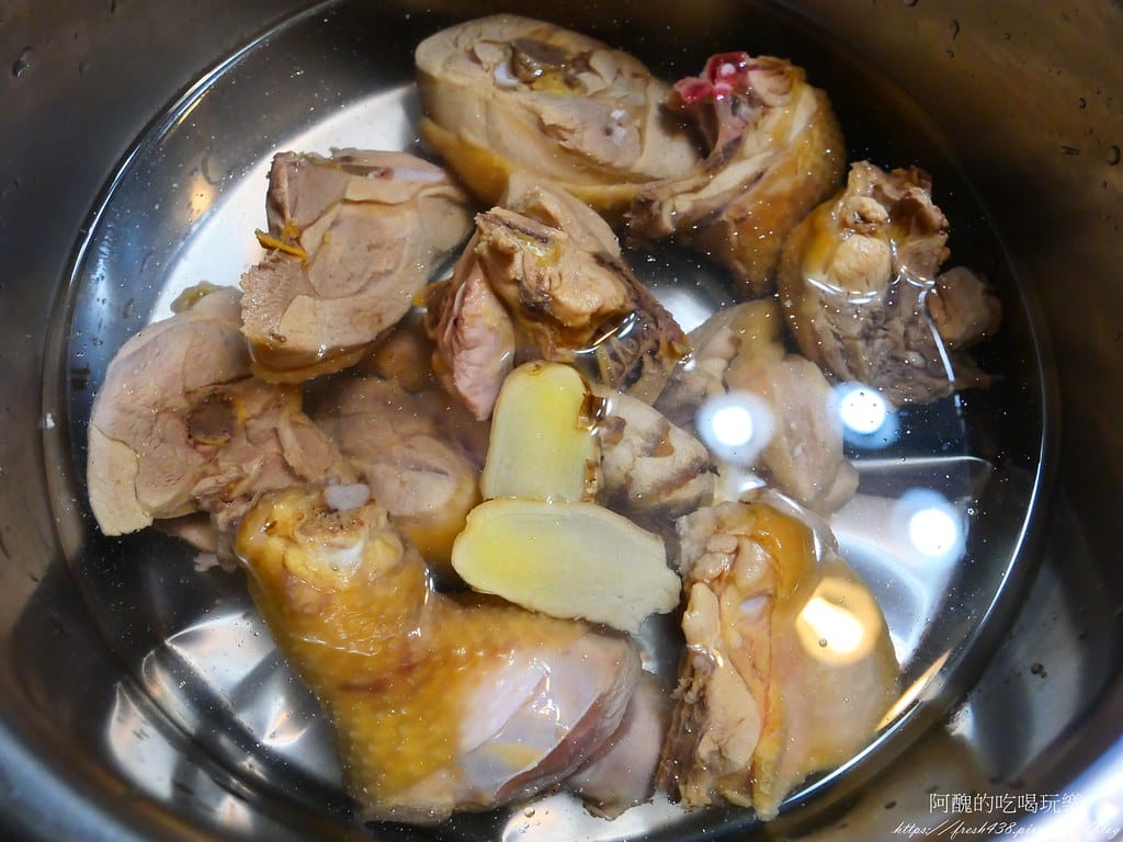 【電鍋食譜】薑片雞湯,2種材料,預防感冒,熱熱喝,超享受。 - 第6張圖 P1043460