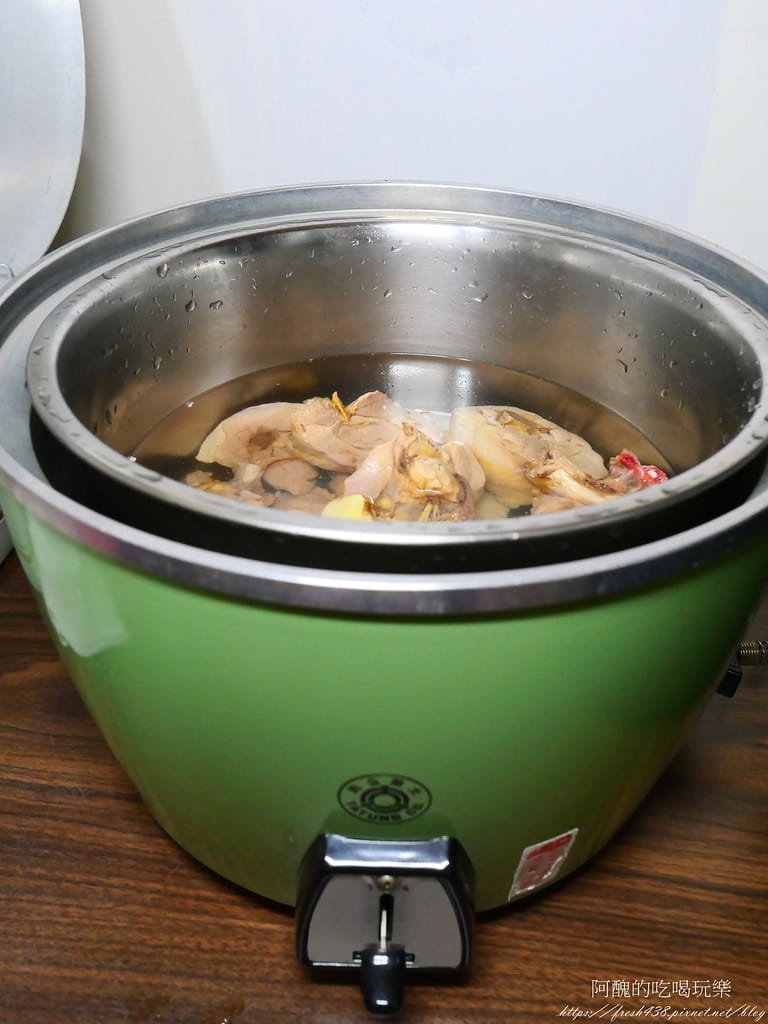 【電鍋食譜】薑片雞湯,2種材料,預防感冒,熱熱喝,超享受。 - 第7張圖 P1043462