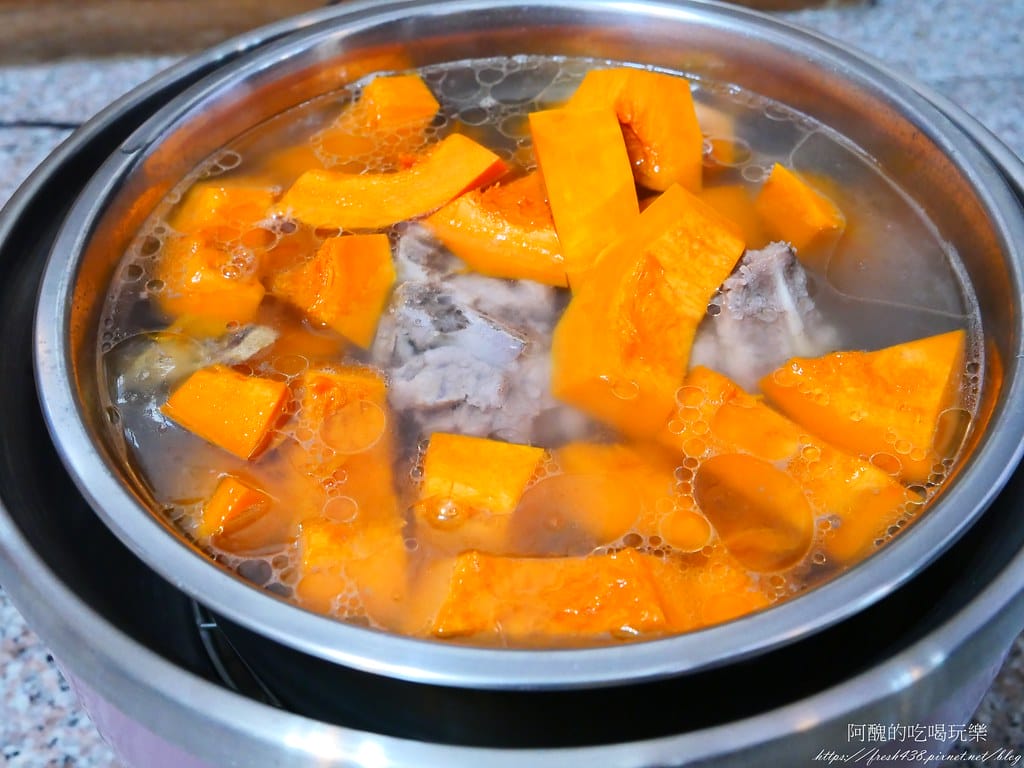 【電鍋食譜】南瓜排骨湯,預防感冒、化痰潤肺,提升免疫力。 - 第9張圖 P1043482