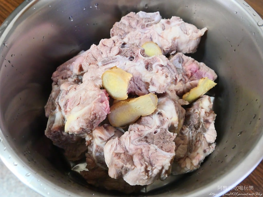【電鍋食譜】南瓜排骨湯,預防感冒、化痰潤肺,提升免疫力。 - 第5張圖 P1043476