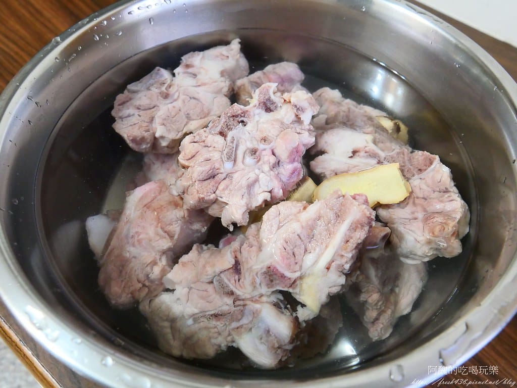 【電鍋食譜】南瓜排骨湯,預防感冒、化痰潤肺,提升免疫力。 - 第6張圖 P1043478