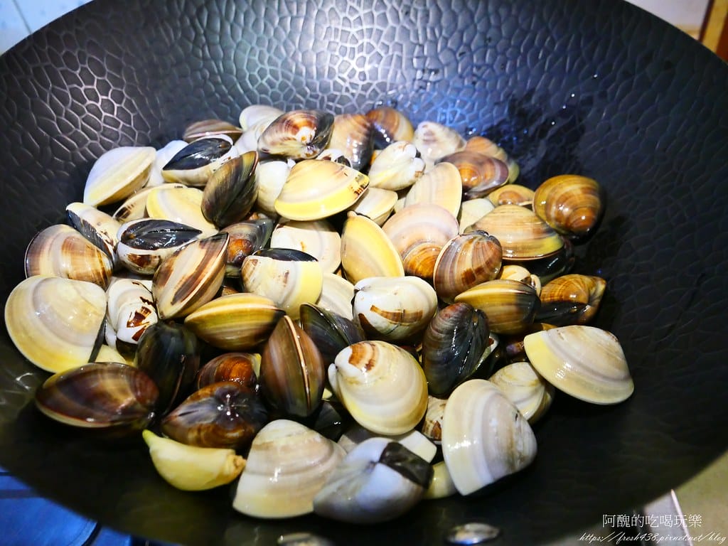 塔香蛤蜊,3分鐘完成,一大盤真的不夠吃啊! - 第5張圖 P1043936