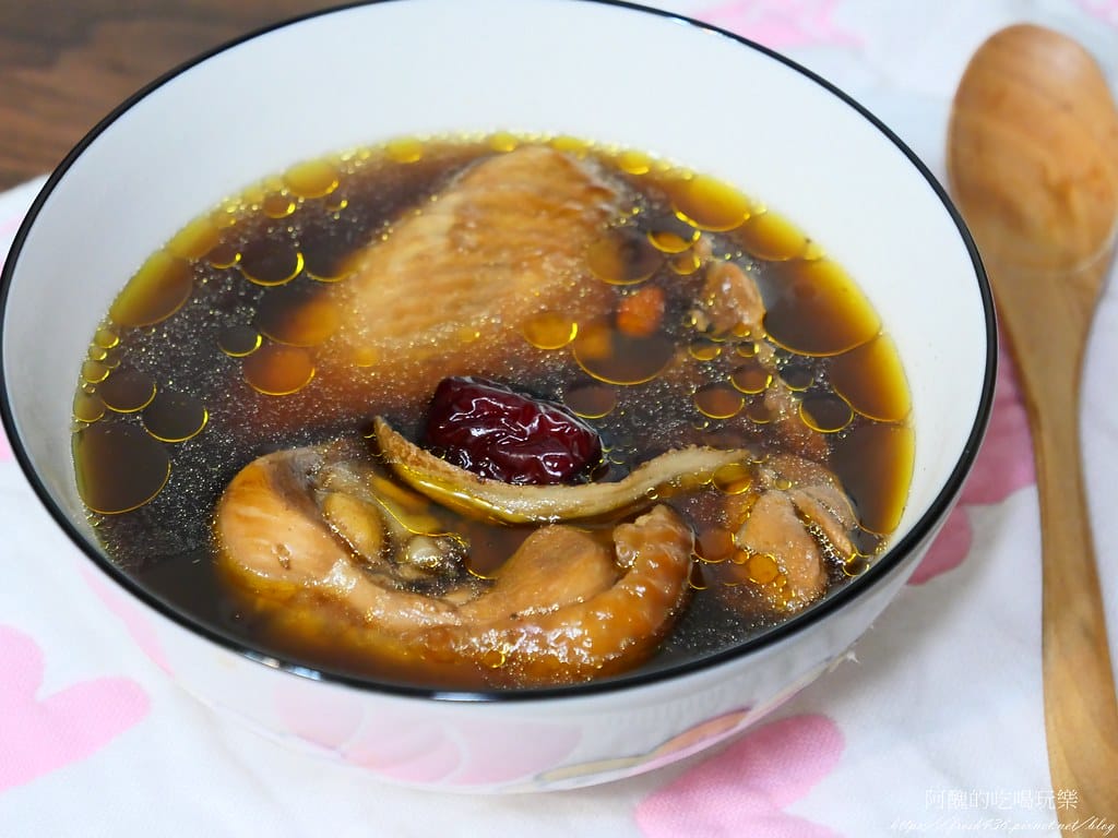 【電鍋食譜】四物雞湯,有夠簡單的作法,補氣血、增強抵抗力,男生也可以喝喔! - 第10張圖 P1044551