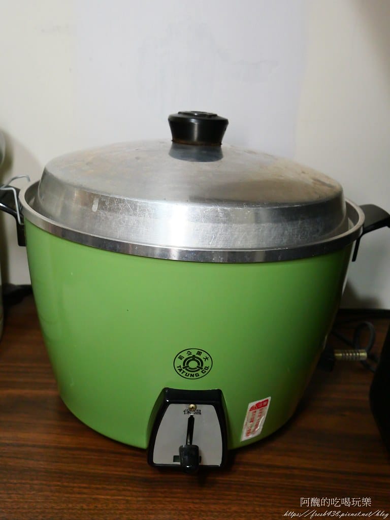 【電鍋食譜】四物雞湯,有夠簡單的作法,補氣血、增強抵抗力,男生也可以喝喔! - 第9張圖 P1044537