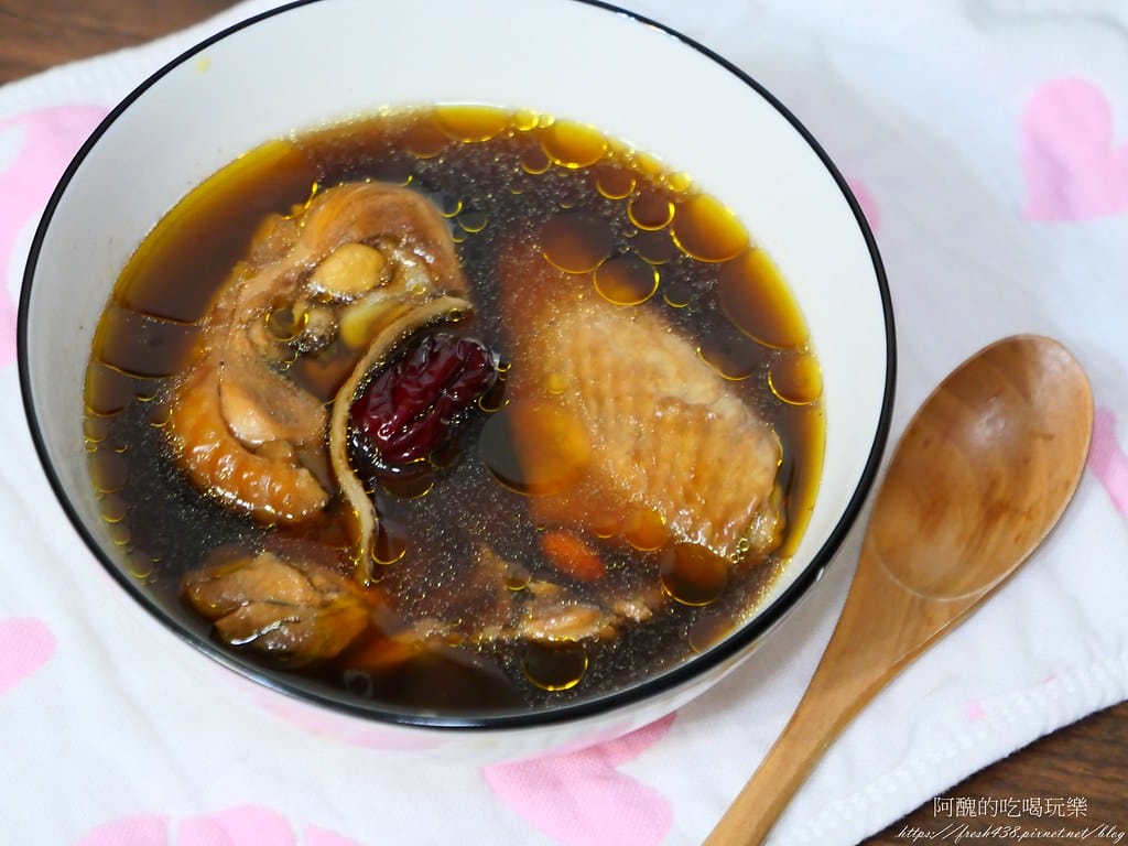 【電鍋食譜】四物雞湯,有夠簡單的作法,補氣血、增強抵抗力,男生也可以喝喔! - 第11張圖 P1044552